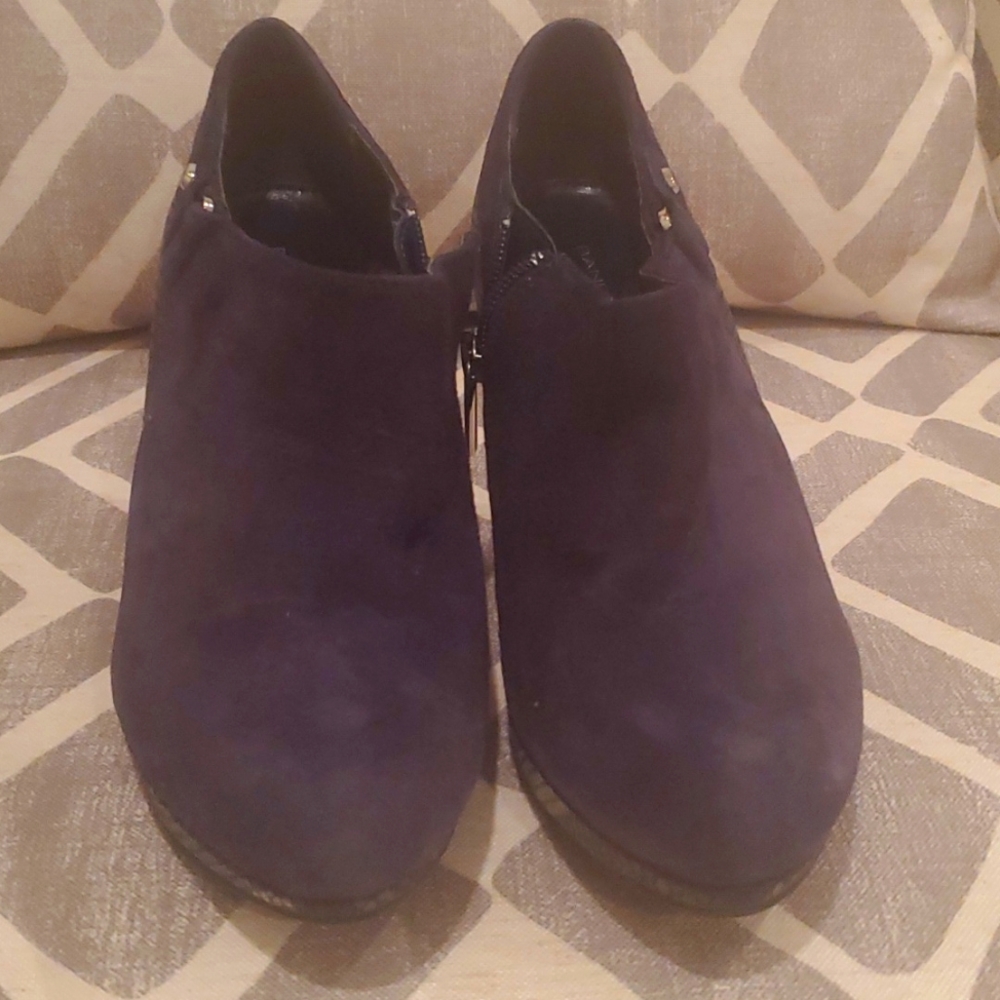 Navy blue suede booties